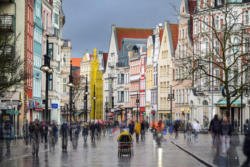 Mittelstand in Ostdeutschland zwischen Investitionszurückhaltung und Fachkräftemangel – regionale Wirtschaftsindikatoren im Fokus